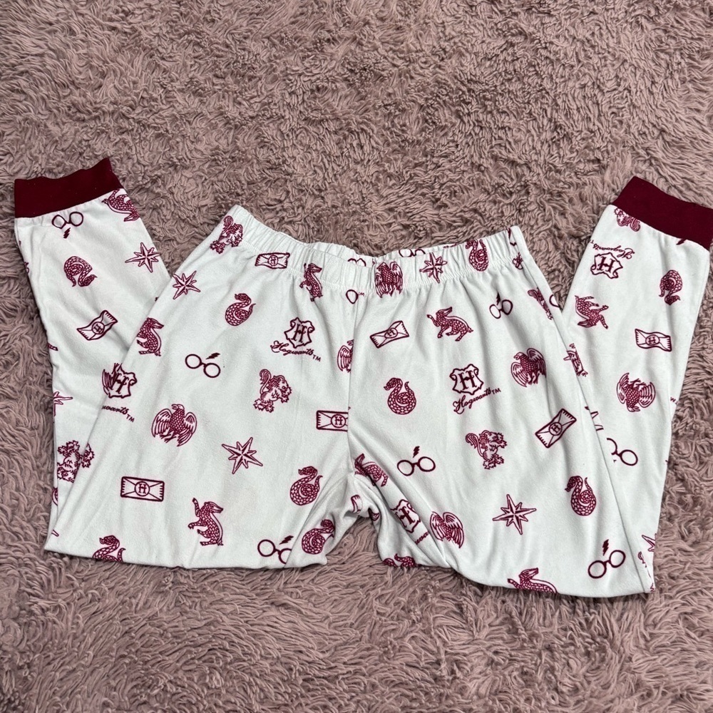 Harry Potter Women Red and White Allover Print Pajama Set - Picture 5 of 8